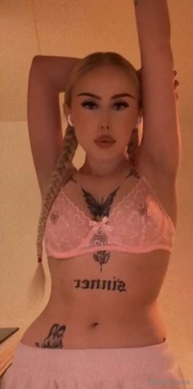 Pink lace is one of my favourites 😍 1