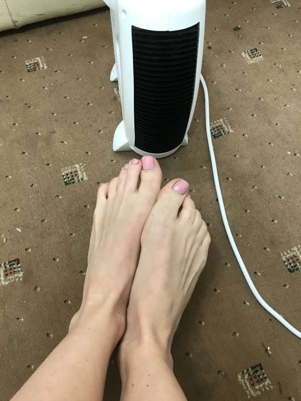 So much bare foot!! 