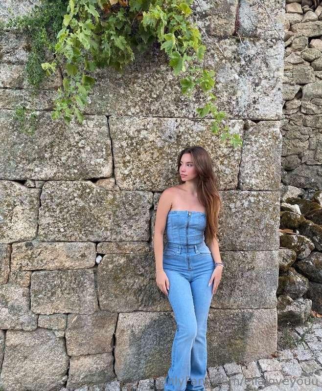 Ellaloveyouu - Onlyfans - 22 Sep, 2024