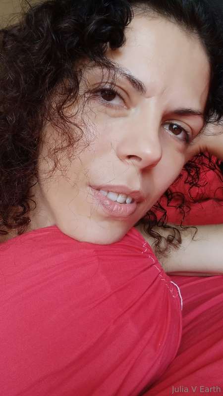 Do you like this romantic woman? ❤️❤️❤️ 1