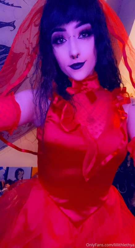 💦❤️ Lydia Deetz needs help taking the dress off ❤️💦 21