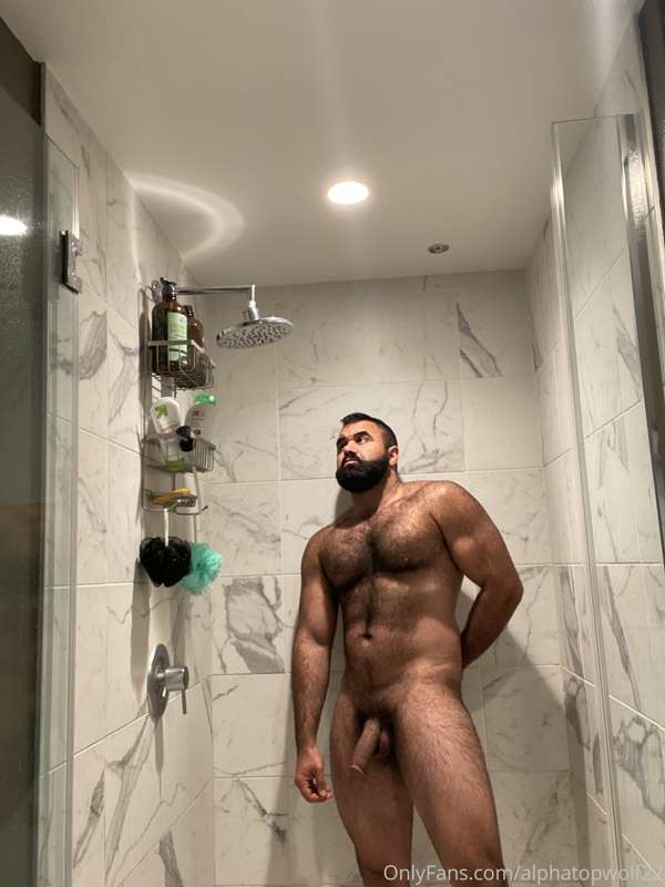 Shower Shoot 🚿📸
“Like” this post if u wanna vid of me stroki.. 1