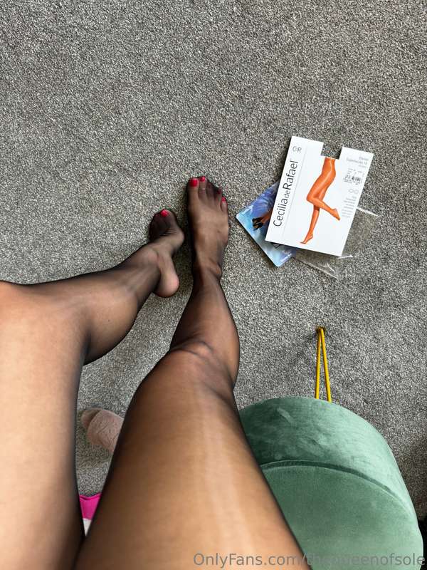 Another pair of beautiful sub funded pantyhose 🖤