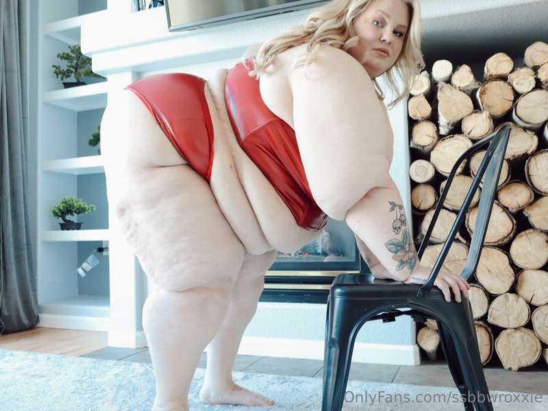 🍒Large Lady in Red🍒 part2!! 3