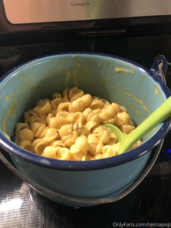 gulped down (literally) a whole box of Mac and cheese to get.. 7
