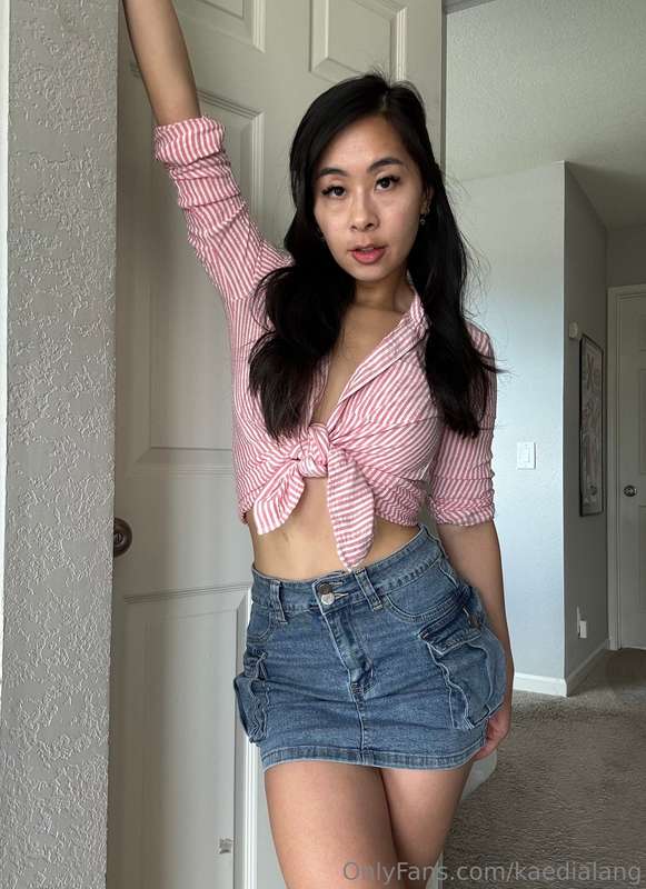 pussy as tight as my skirt 💖