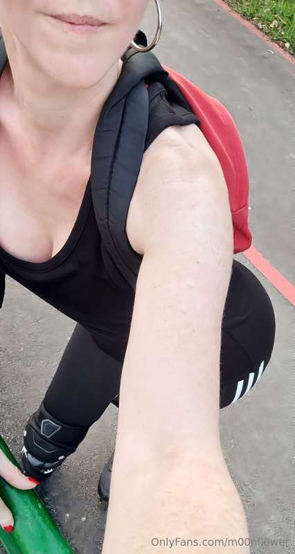 Managed to go blading just this afternoon! Great way to spen.. 1