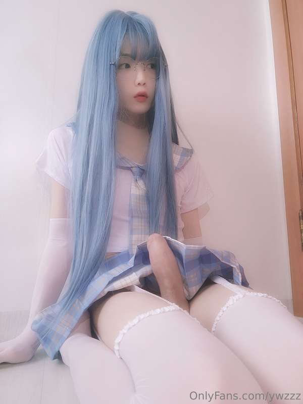Blue hair + blue clothes 14