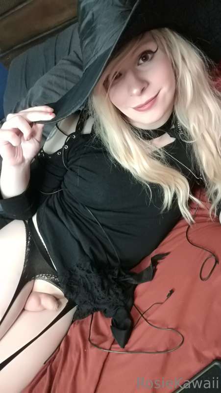 Witch Set 2/11 x 30 pics this post 11