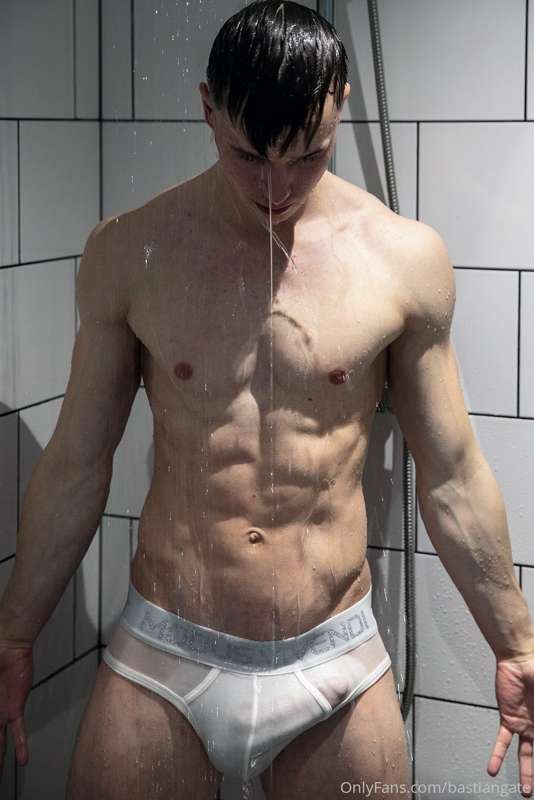 This week I will post some explicit photos from the more pro.. 1