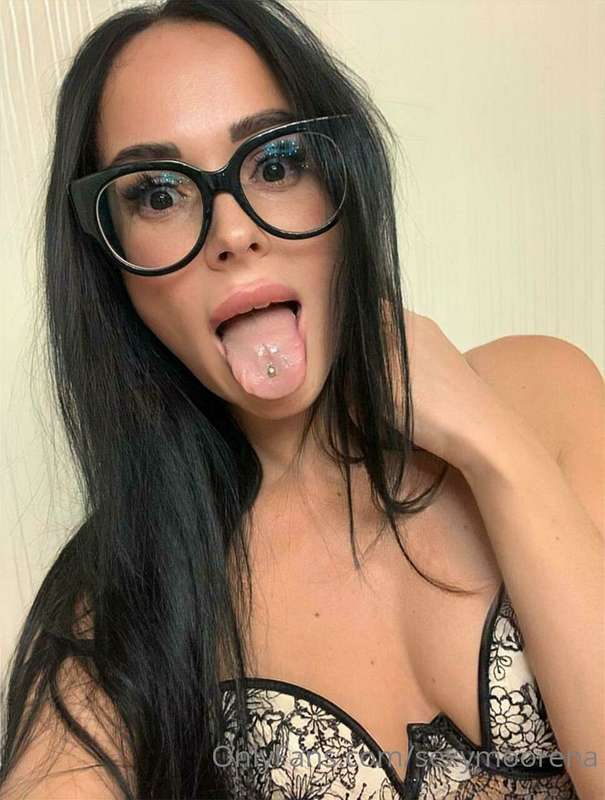 Petite @asheracat is waiting for her darling to have fun tog..