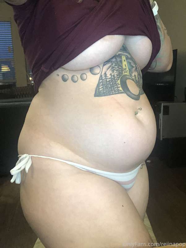 Before/after stuffing on my livestream!! I ate 6 pounds of f..