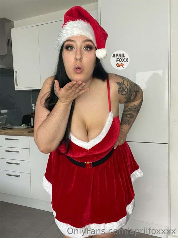 It's officially Christmas season!! 😇