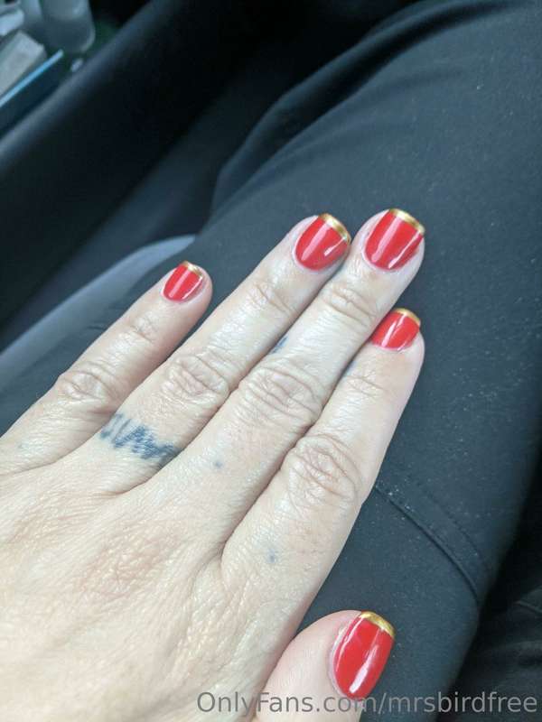 Got my nails done for the weekend. Go Niners!!🎉