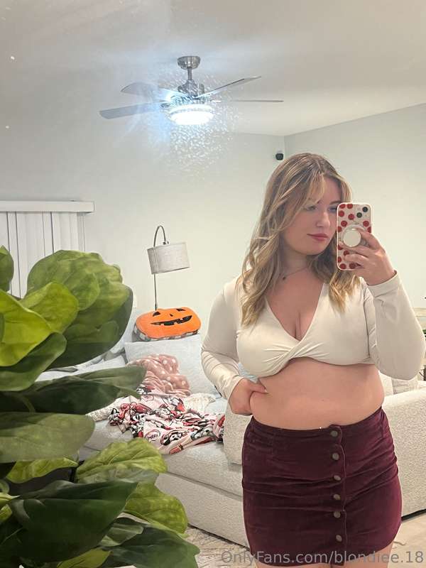 Pictures taken moments before having an entire thanksgiving .. 1