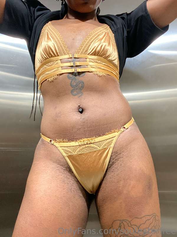 Thinking about going live for y’all…. What do yall think? Wo.. 4