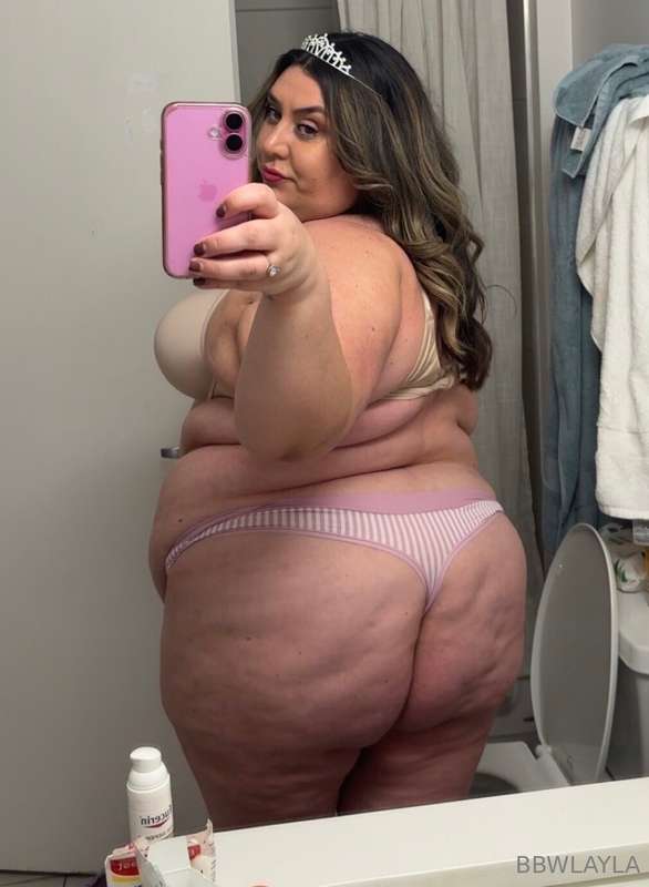 I don’t show my fat ass off enough on here 🤭 7
