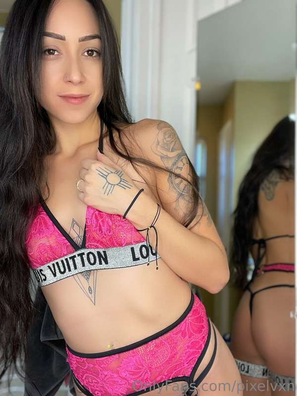 Mirror selfies are the best 🤭🍑 3