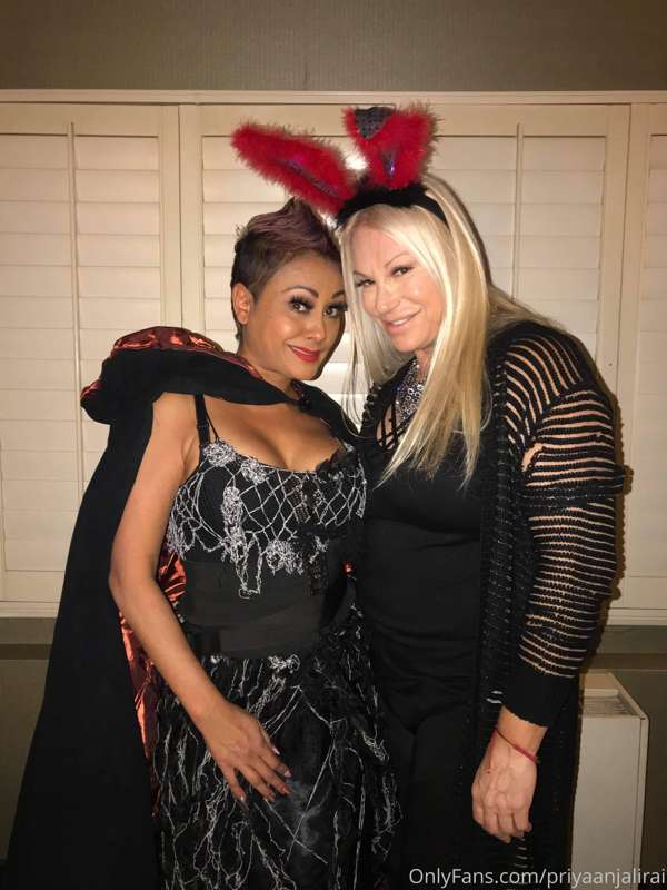 My Halloween costume hanging with Kat Cleavage on freemont i..