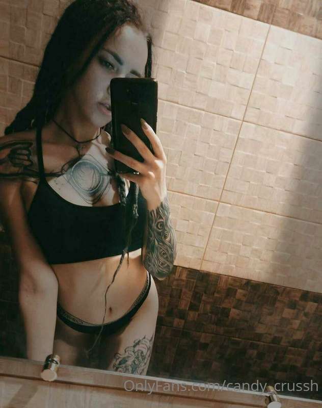 Tattooed babe @coco_lynnxxx is looking for someone to share ..