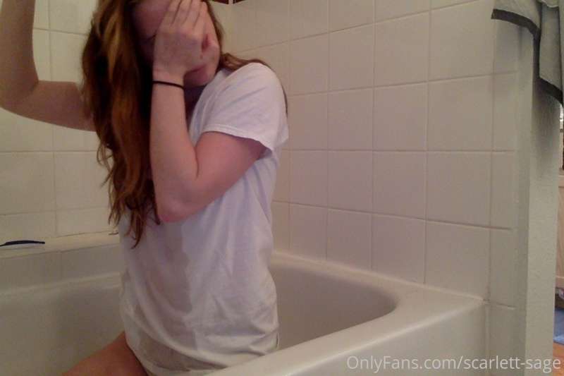 [15 Photos] Pt 1 of this 3 year old wet t shirt set! 12