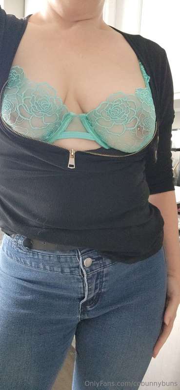 Cobunnybuns - Onlyfans - 01 Jun, 2025 3