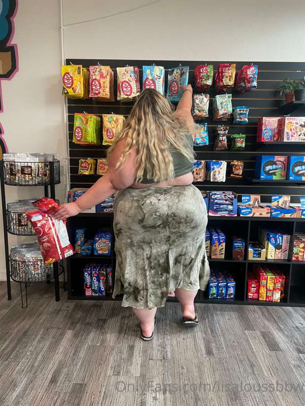 There’s a local place that pretty much exclusively sells for.. 6