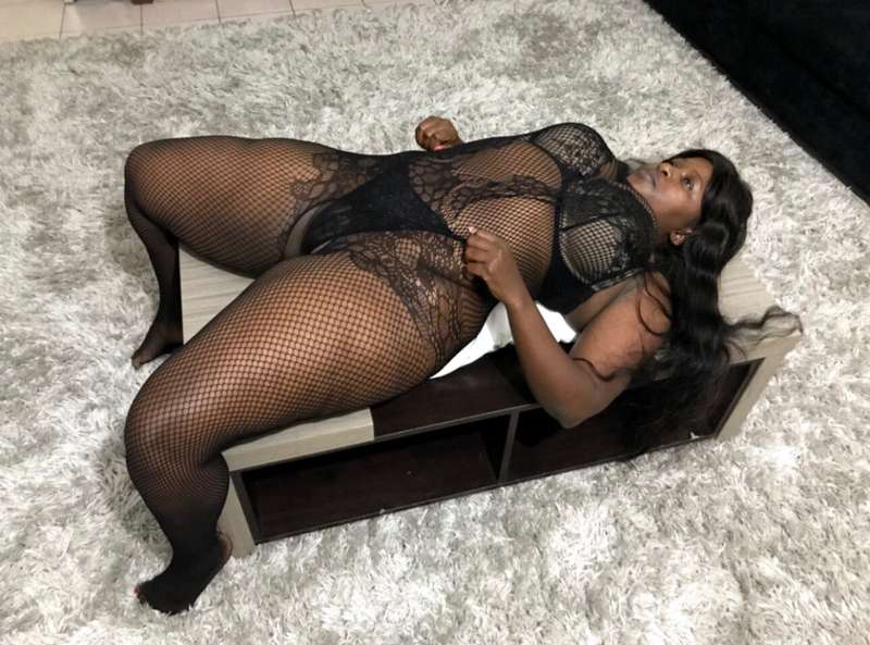 My pussy is so wet 💦👅Go check your DMs...you're missing all ..
