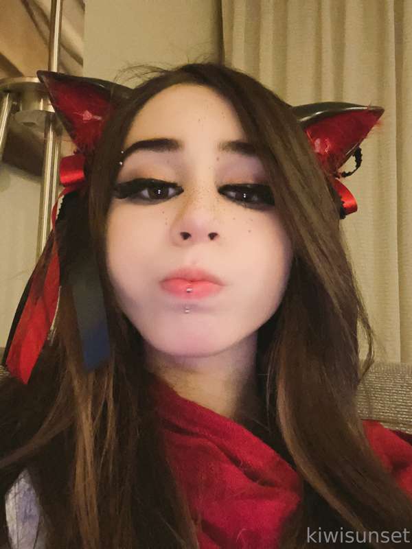 hi hi thinking about you guys.. hope you’re all doing well :..