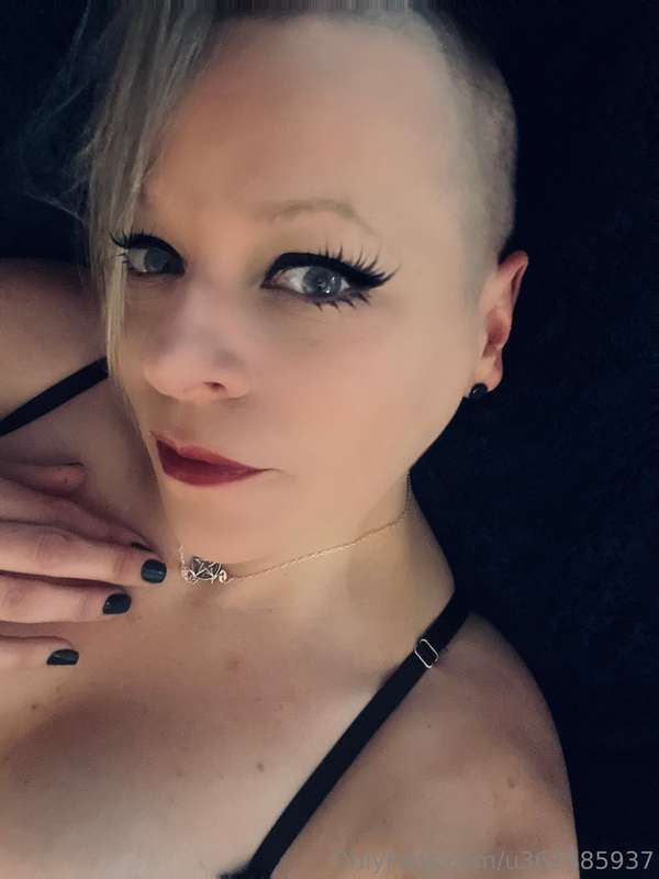 have a fantastic day 🖤💋 3