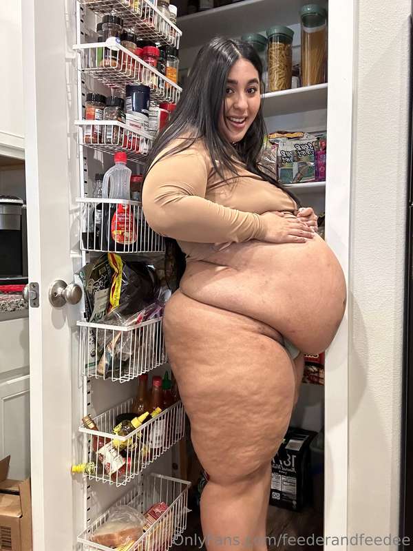 Throw back to when I tried to squeeze my fat gut into my pan.. 3