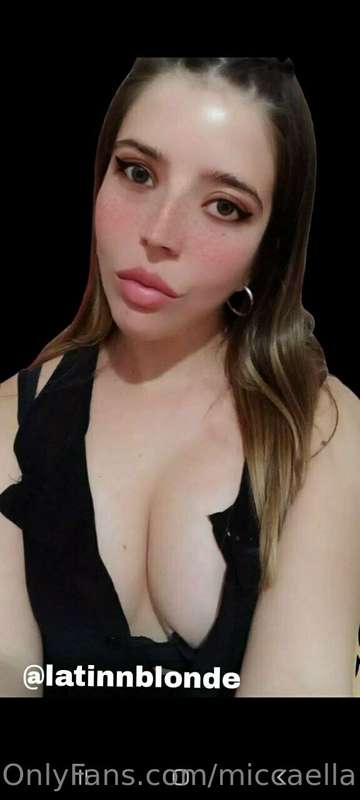 @latinnblonde 😜 As soon as you subscribe, you will receive s..
