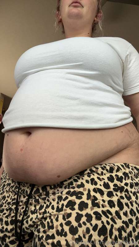 The body of a pig who’s tried every Chinese spot near her 🤭  6
