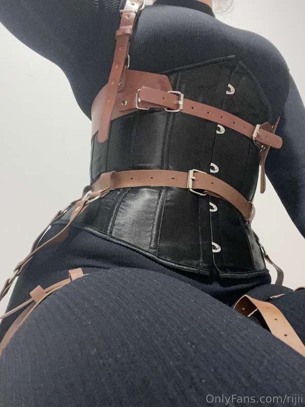 I love being strapped up 🙈