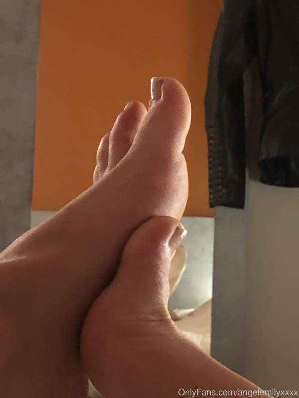 My little feet of the bed 😊 🦶 
Good night mes petits fétichi..