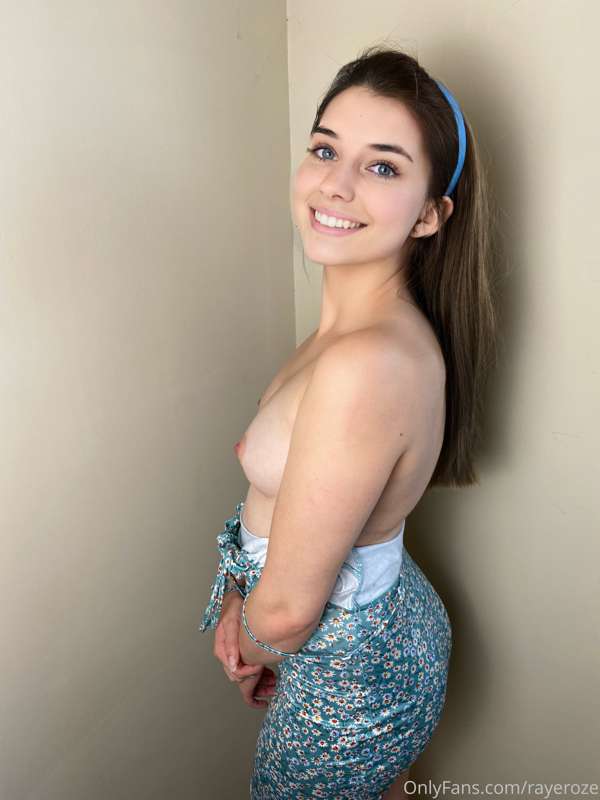 How do you guys like this dress on me? 2