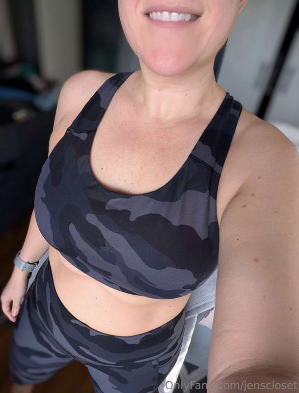 Trying to see if these leggings are "squat-proof"