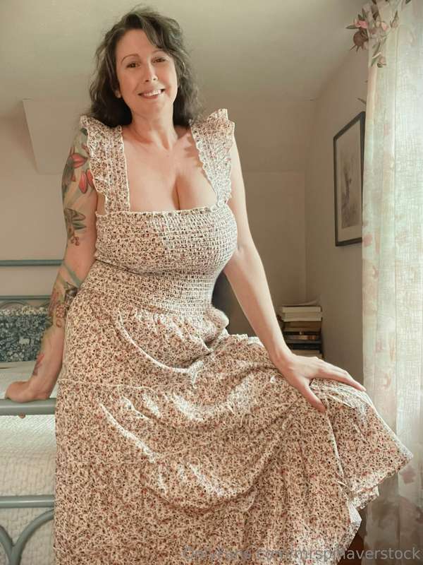 Outfit of the day… you know I love a prairie dress! Swipe fo..