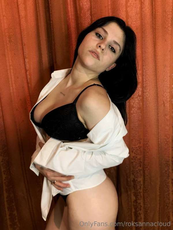 Hey, my name is Roksa, I'm 21 years old😊 I have not only a b..