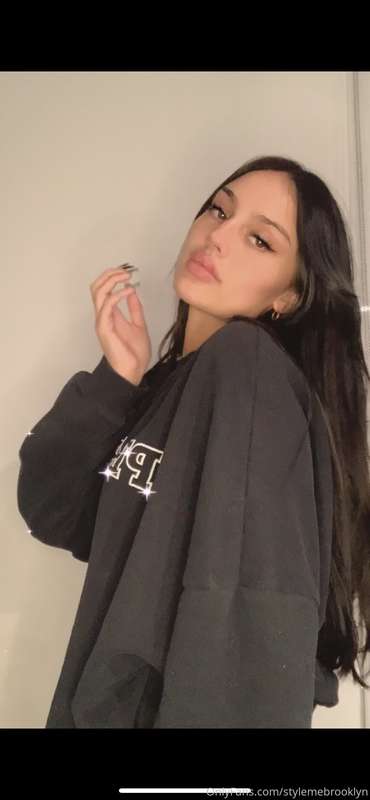 new playboy hoodie 🐰 I got this in an oversized fit cause I .. 5
