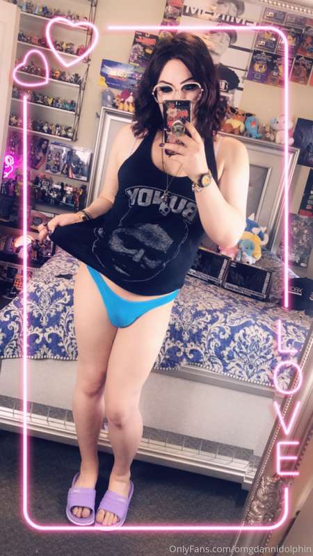 Happy Friday Y’all 💙✌🏻