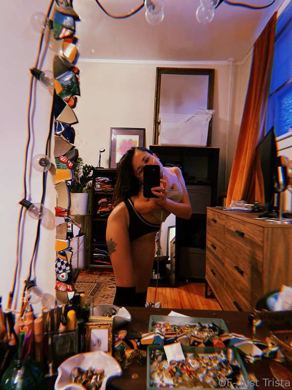 I didn’t forget about you, I promise 🖤 Did you miss me? 😘 3