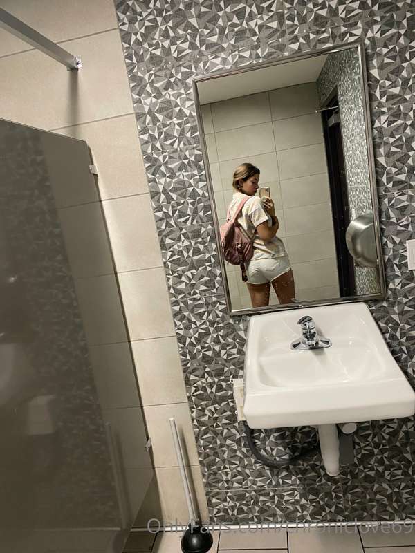 Chroniclove69 - Onlyfans - 10 Sep, 2022 1