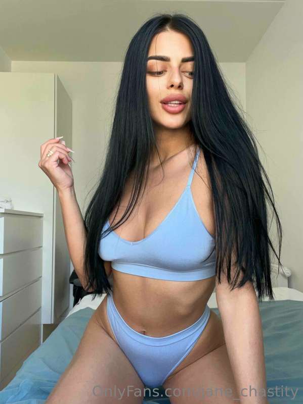 @hannahswane is waiting for you to know all her desires 😈 Jo..