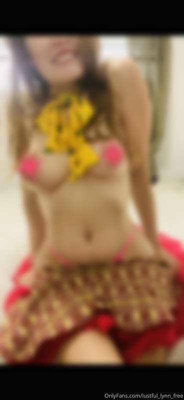 This is my absolute favorite photo from the shoot! Unlock to..