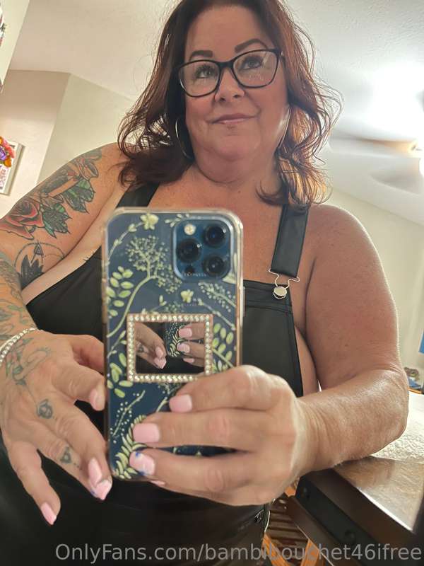 Happy BIG TITTY Tuesday!!! Show this mama your luv today!! B.. 2