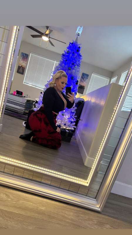 All that Ass 😍 and big triple D Titty’s 🤤 3