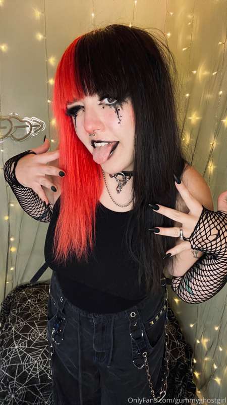 Wanna know what happens when you bring a goth girl home with.. 21