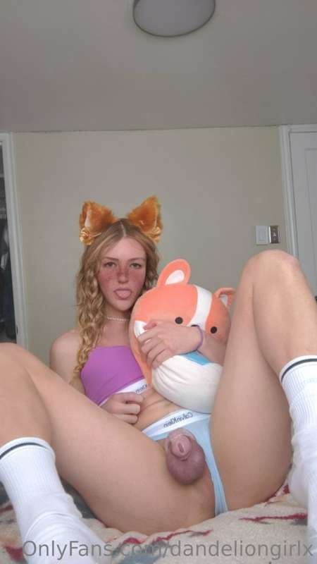 Do you like my cat ears? 😺 2