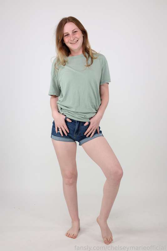 Chelseymarieofficial - Fansly - 08 May, 2025 41